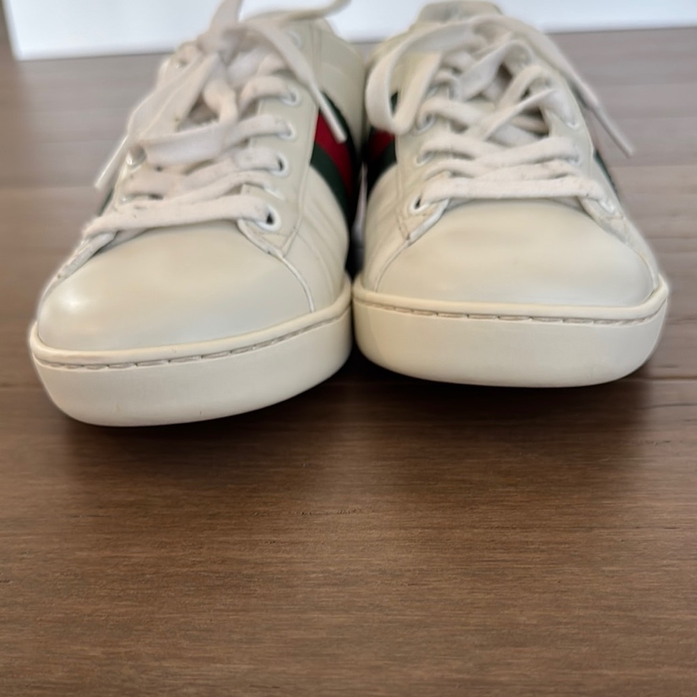 Authentic Gucci White Sneakers with Green and Red Stripes - Picture 7 of 8